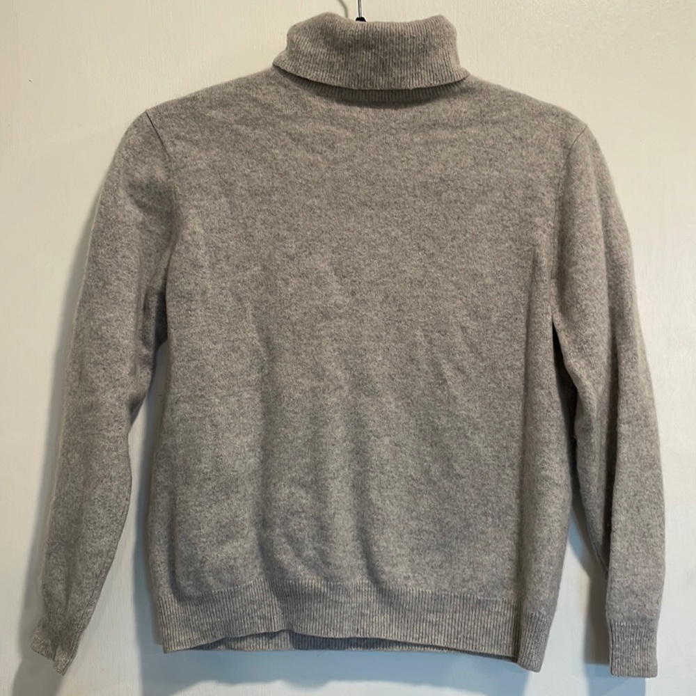 Vintage cashmere turtleneck sweater